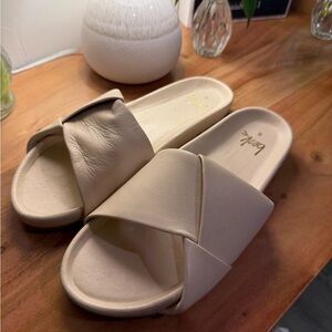 NWOB Beek Tori Slides Size 8